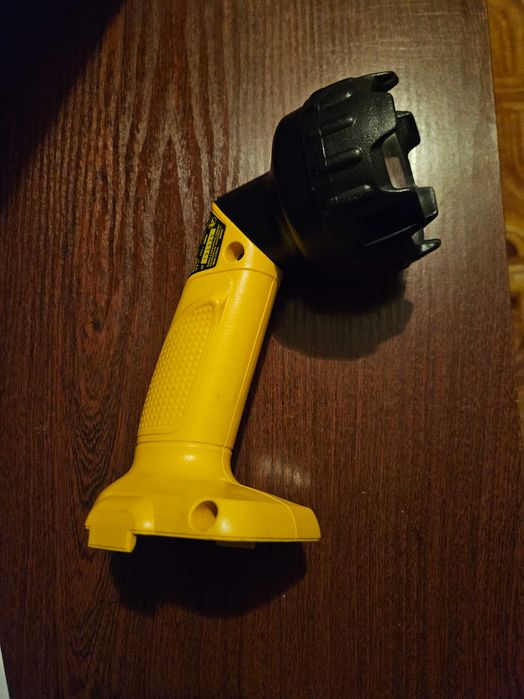 Latarka akumulatorowa DEWALT