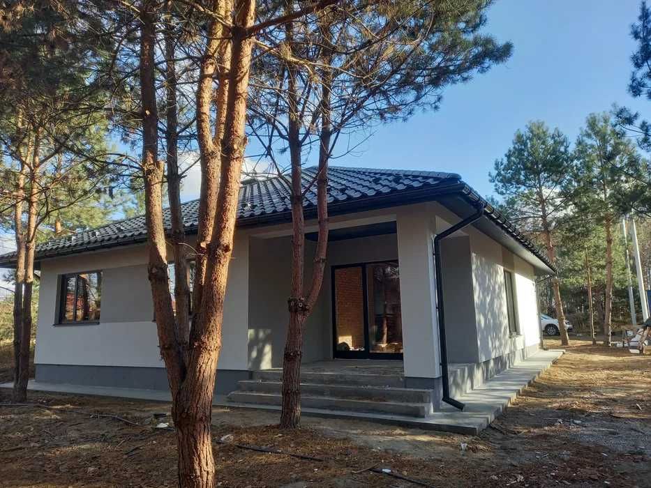 Вітаю. Продам Будинок, поруч ліс, ділянка 8 соток. Від забудовника.