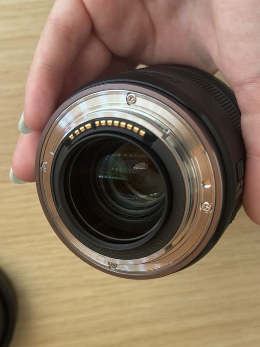 Обʼєктив Canon RF 35 mm 1.8 MACRO STM