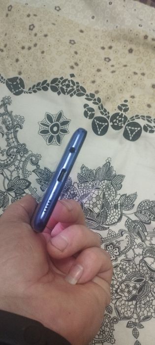 Телефон самсунг а31-4.128 хороший.