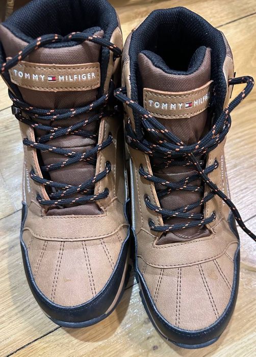 Tommy Hilfiger подростковые демисезонные ботинки 40