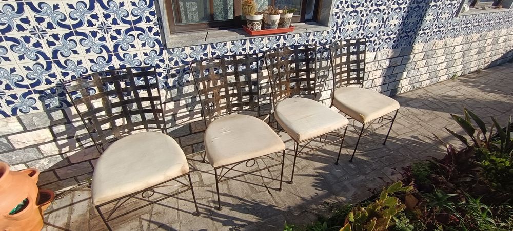 Mesa de Vidro + 4 Cadeiras