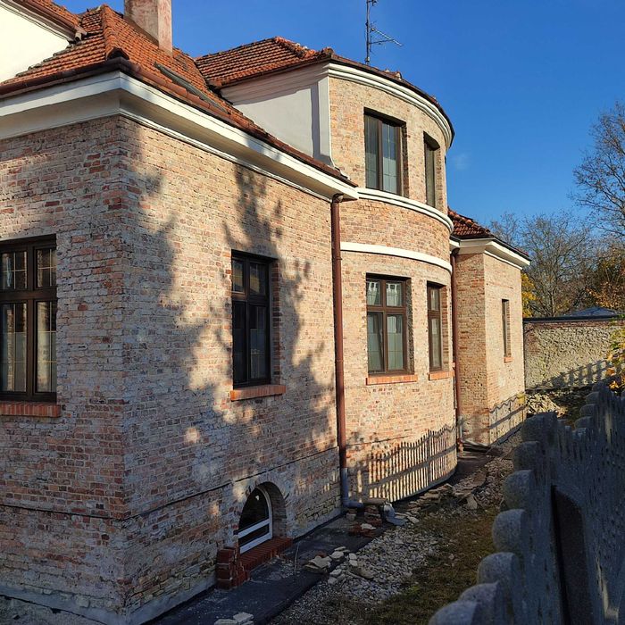 Pałacyk na sprzedaż