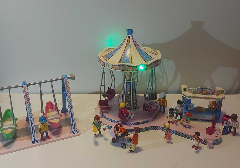 Lote Playmobil Parque de Atrações / Feira Popular com Carrossel de Luzes + Extras