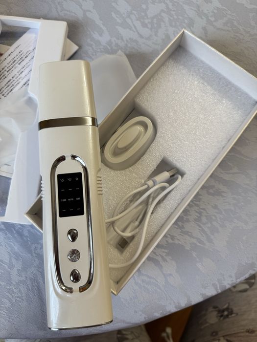 Ультразвуковий скрабер для обличчя