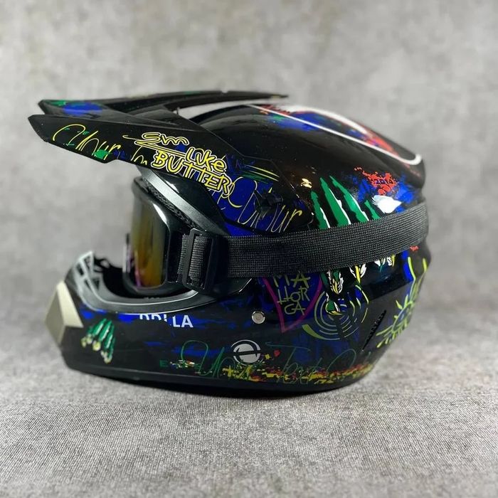 Кросоший шолом з окулярами