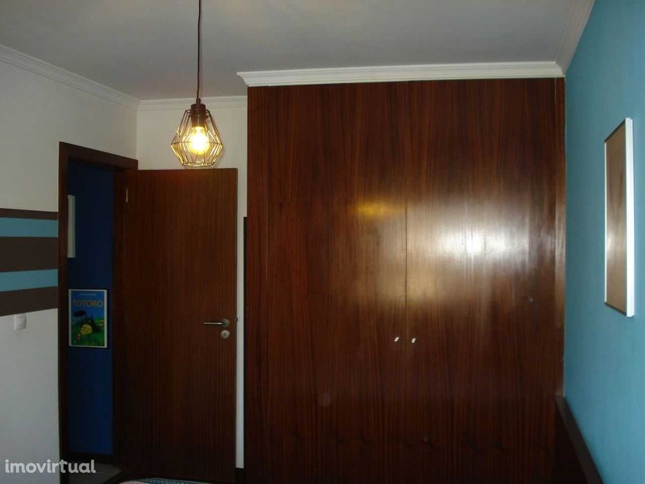 t1 mobilado e equipado com lugar de garagem