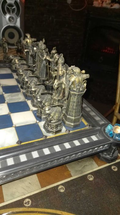 Шахматы  полная коллекция Гарри Потера+ шахматная доска