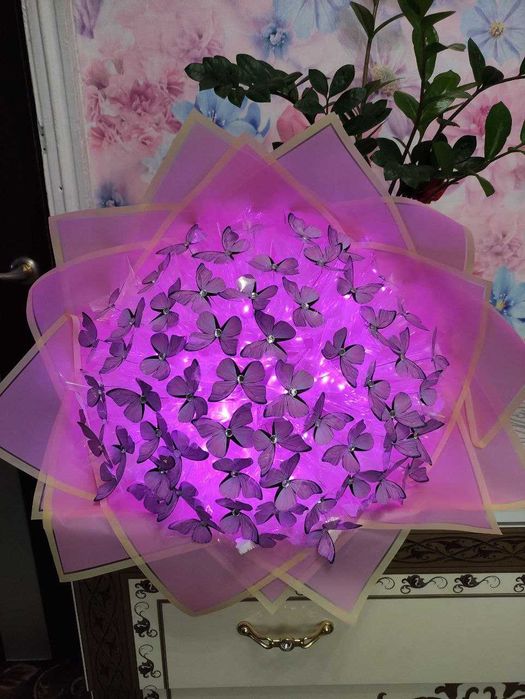 Букети з метеликів, ромашок, квіти 21-101шт  Букет из бабочек, ромашек