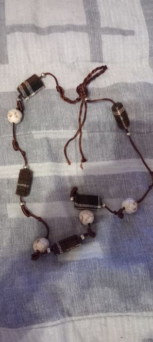 Colar com tecido em xadrez