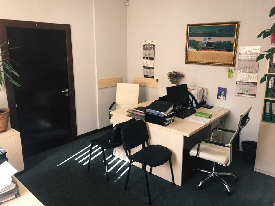 Продаж Бізнес-центру "ОЧАКІВСЬКІЙ", м. Київ