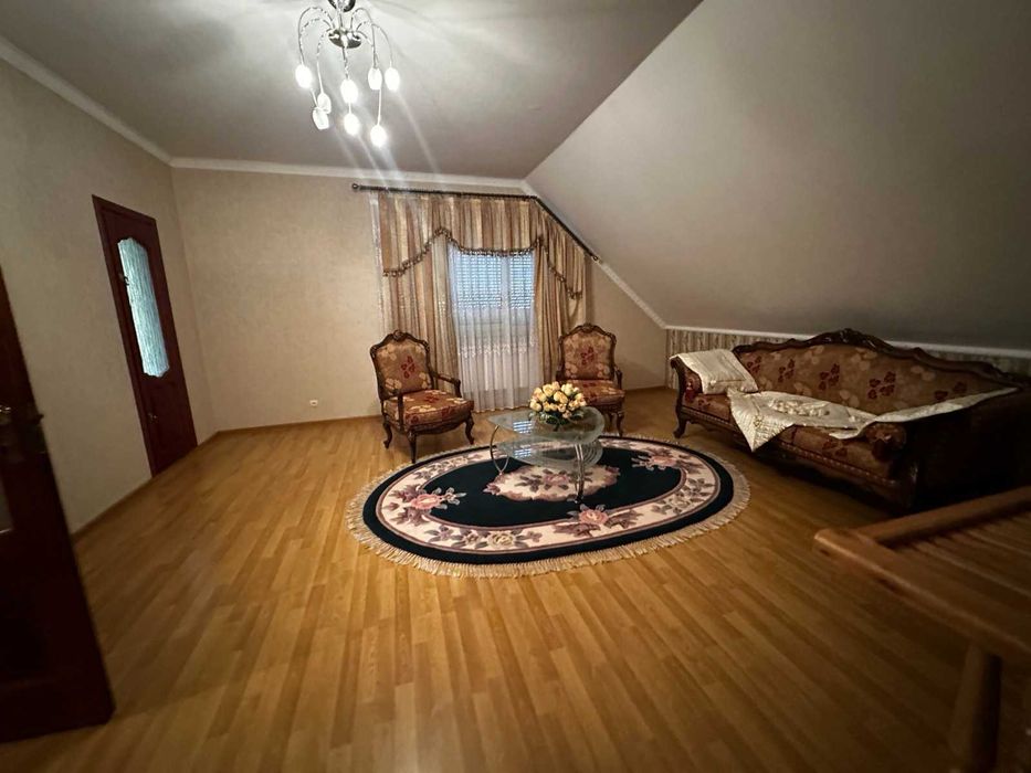 Продається будинок в с. Угля