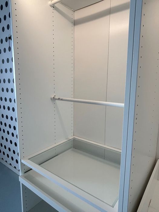 Roupeiro Branco IKEA com luz e gavetas