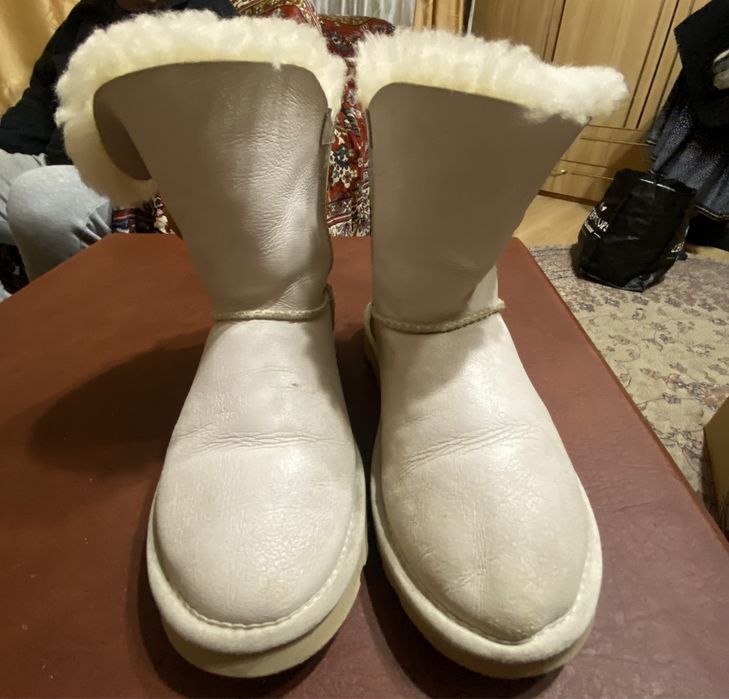 Жіночі сапожки,уги
