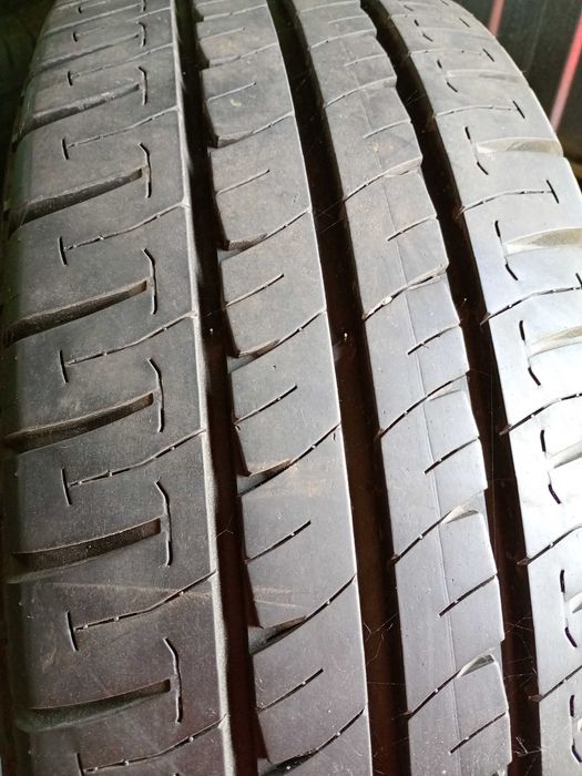 Opony letnie 215 60 r17c