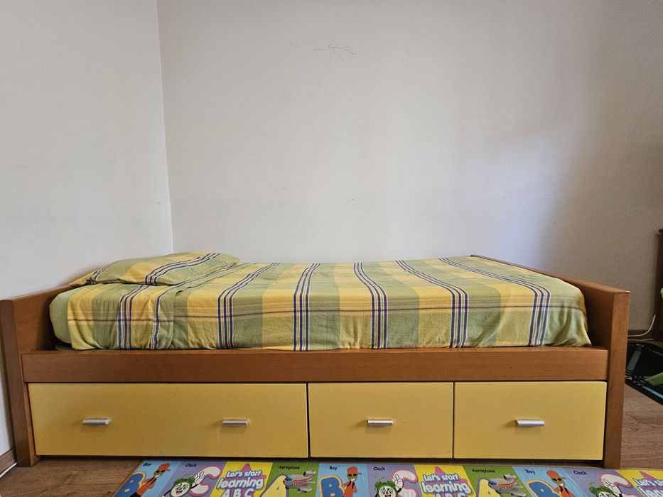 Cama juvenil com gavetões