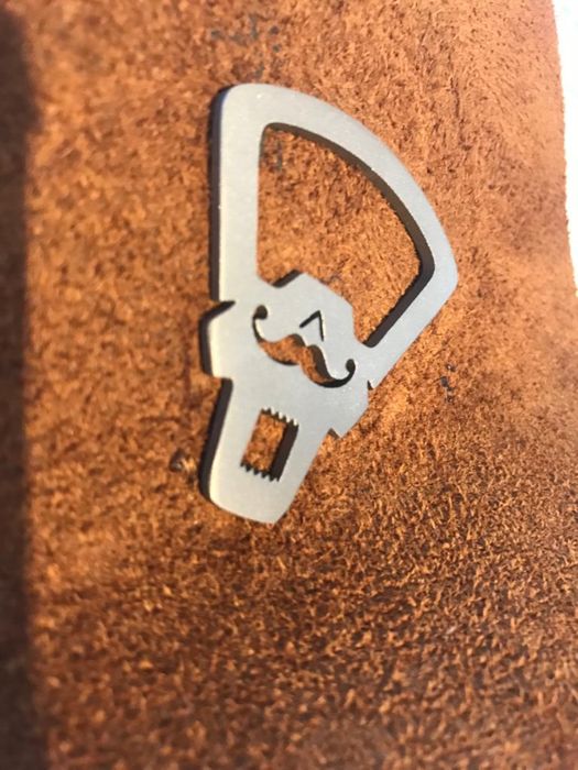 Kostka, aksesria do strojenia pierkosji,bębnów. zawieszka Brelok