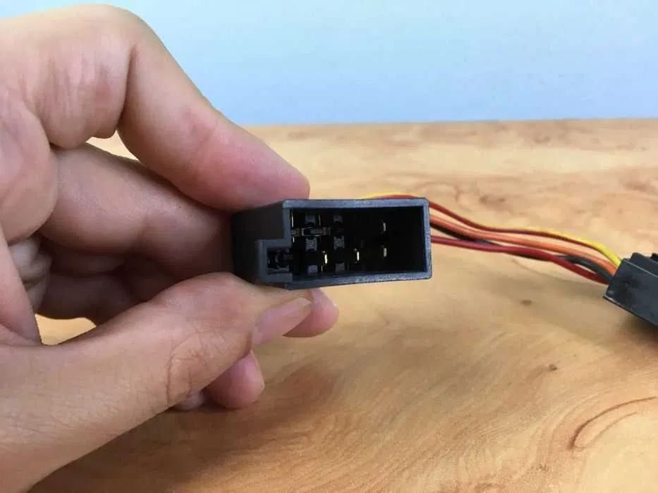 Cabo - adaptador para rádio de carro (novo)