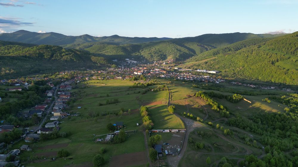 Стильний барнхаус 160 м² у курортній Поляна: 2 поверхи, панорамні краєвиди, теплий дім, поруч уся інфраструктура