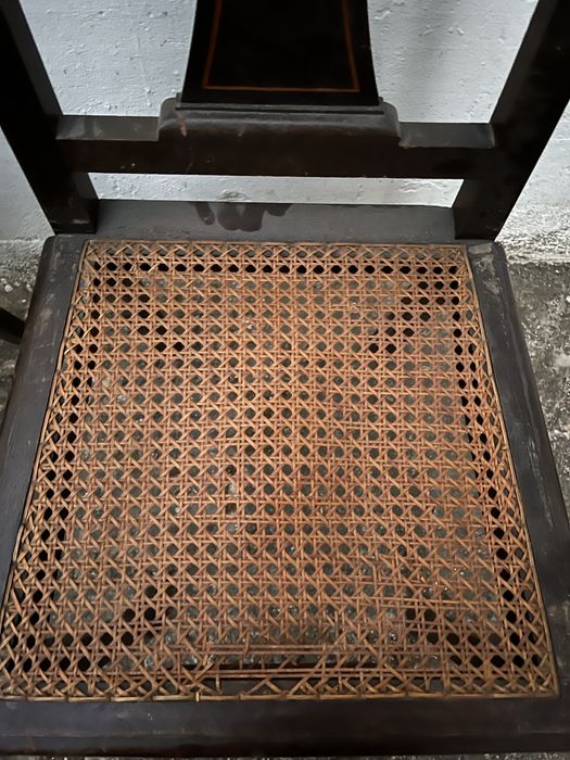 Par de cadeiras a precisar de estofo ( palhinha)