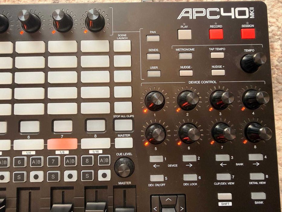 Controlador Akai APC40 MKII para Ableton Live, com caixa, NOVO