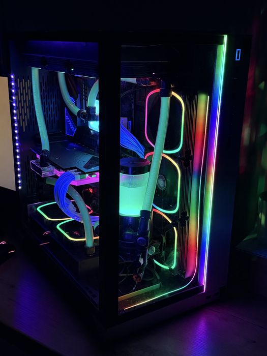 Komputer gamingowy Aorus RTX 3090 Extreme 24GB Ryzen 7 5800X 32GB RAM 3TB sdd Custom Water Cooling