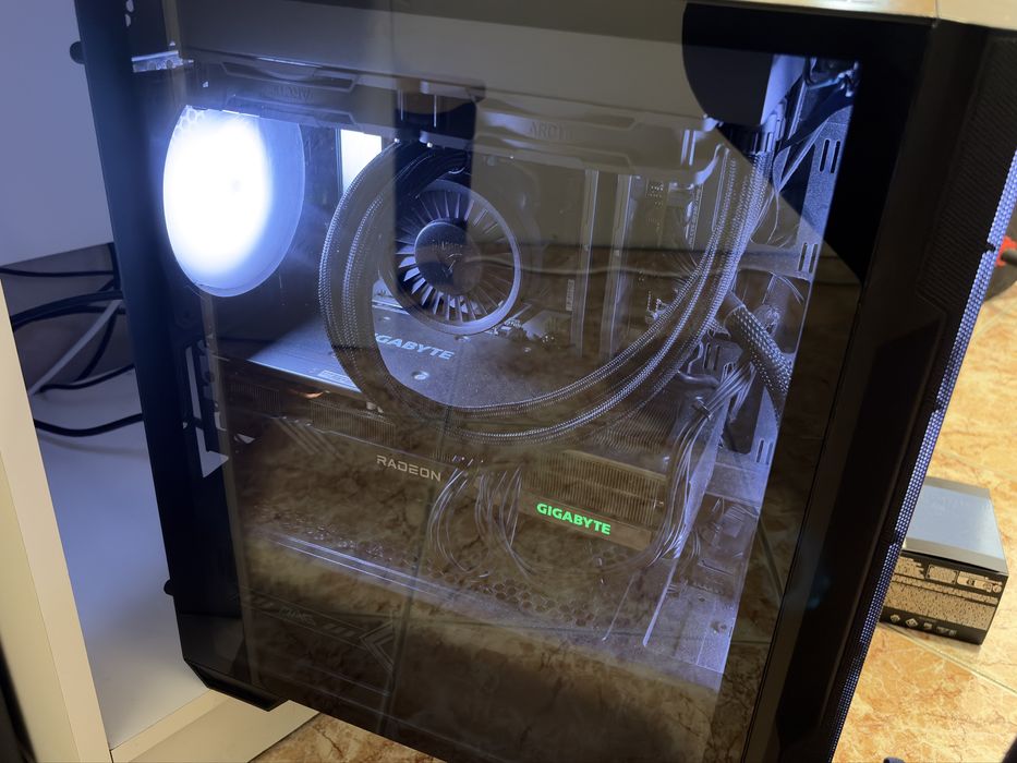 Pc gamer desktop completo Ryzen 7 9700x, Rx 7600 xt, 32gb (2x16gb) DDR5 6000mhz, Monitor 27” 165hz