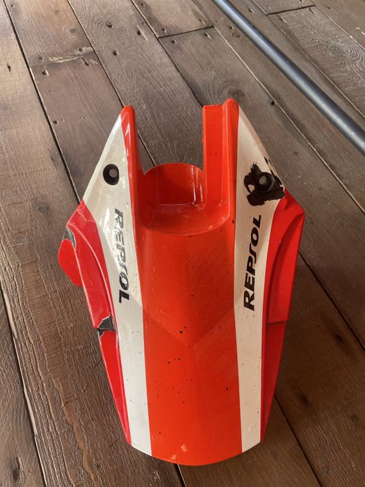 Заднє крило (хаггер) Хонда HONDA CBR 1000