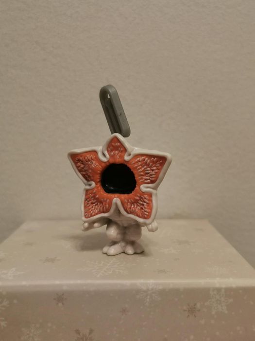 Figurka Kinder Joy Stranger Things