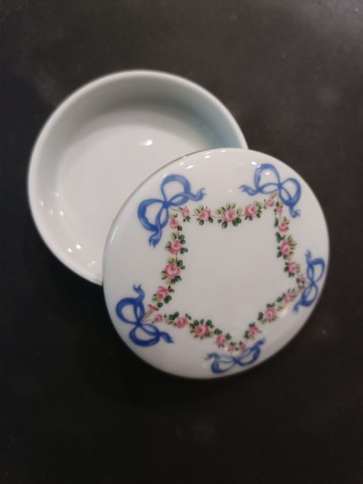 Caixas aneleiras regaleira em porcelana da Vista Alegre