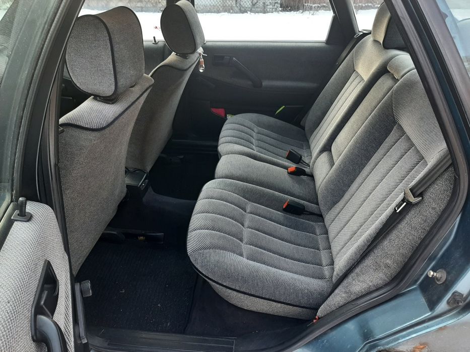 Volkswagen Passat b3 1989r/ 1.8 GL b+g