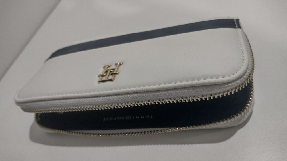 Tommy Hilfiger biały portfel damski