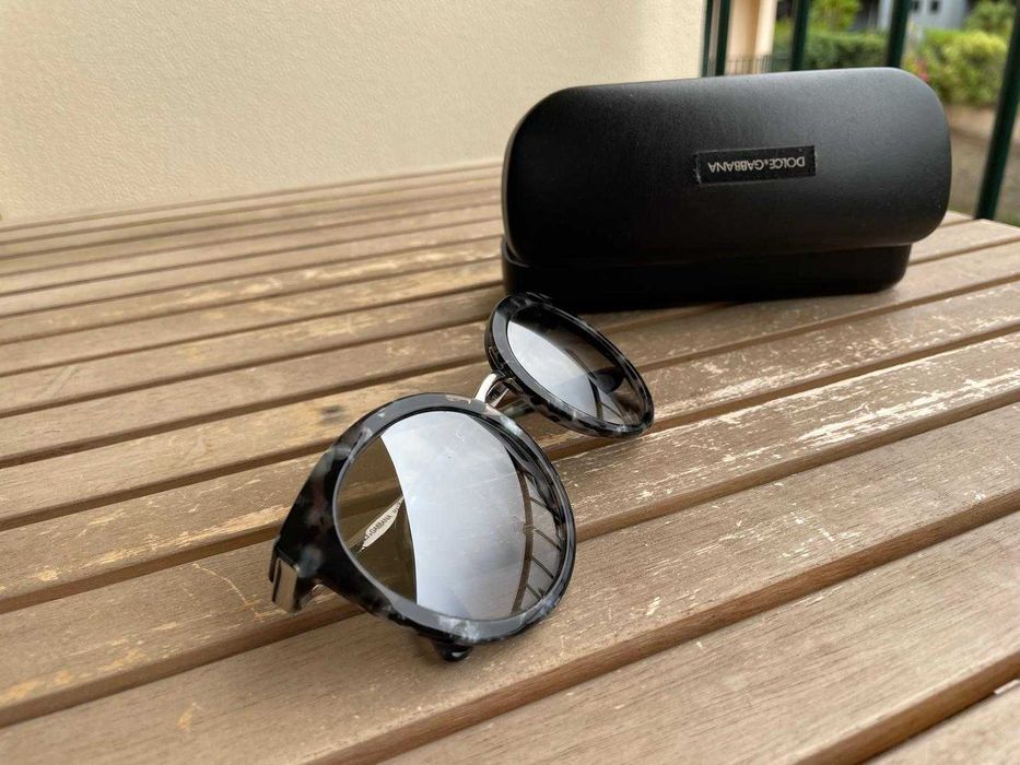 Óculos de Sol DOLCE & GABBANA Modelo DG4268 cinzentos