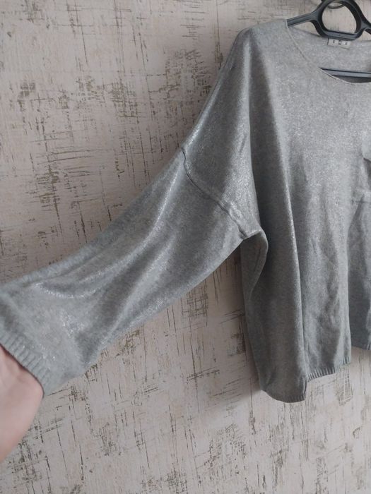 Майже нова срібна кофтинка