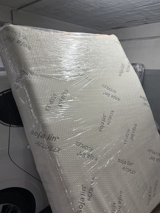 Colchao com estrutura da cama 160x200