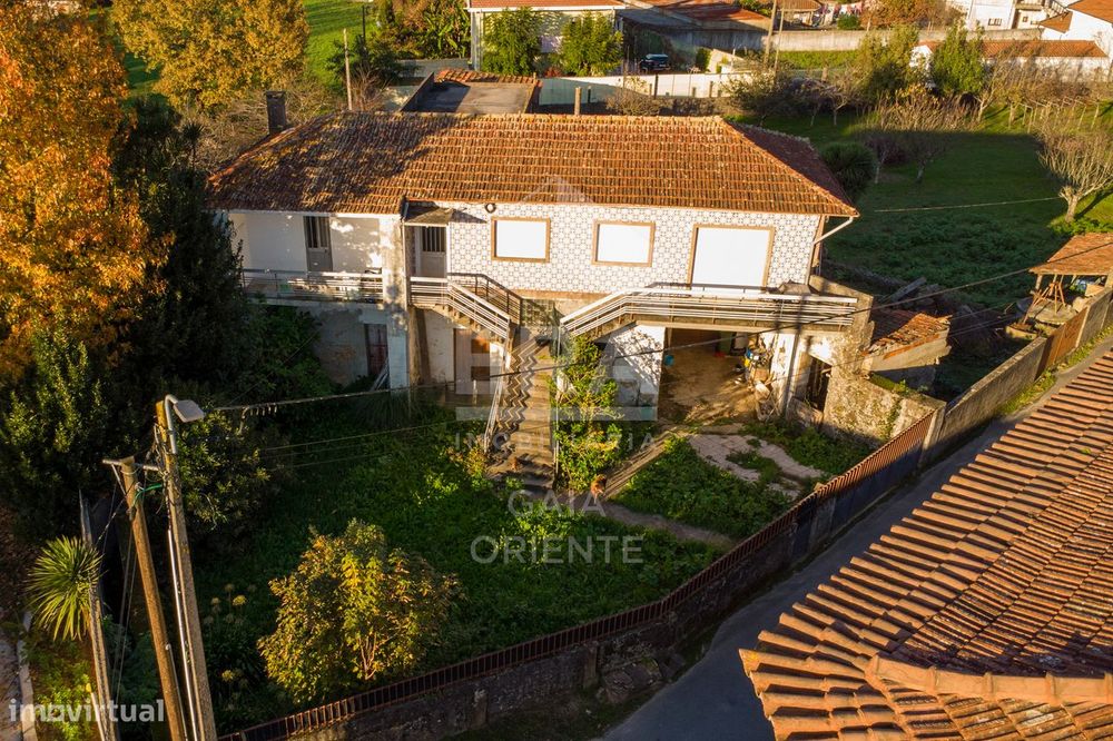 Moradia Isolada T2 e Terreno em Pedroso