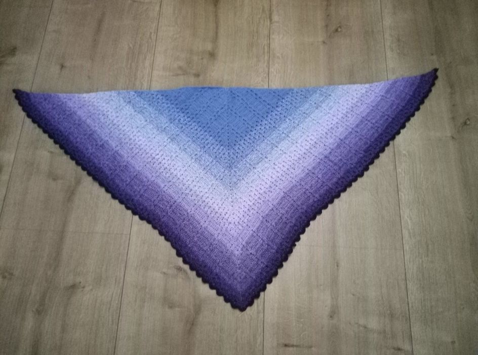 Husta pleciona ręcznej roboty.