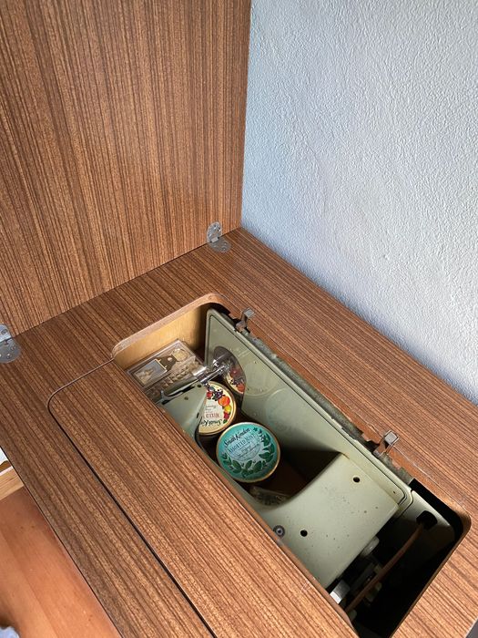 Máquina costura Oliva