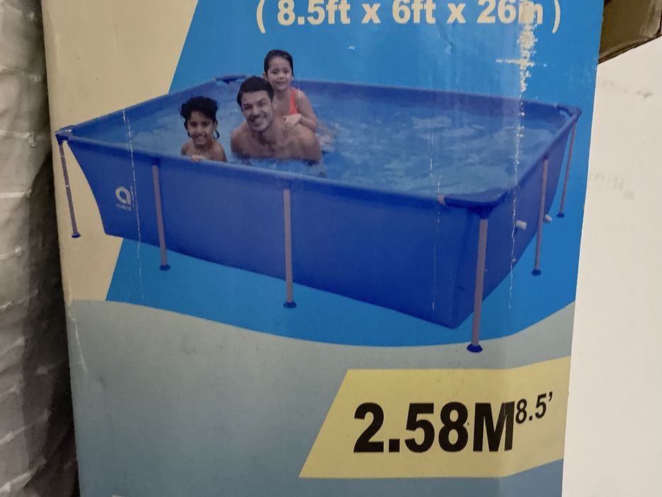 Piscina e bomba em bom estado