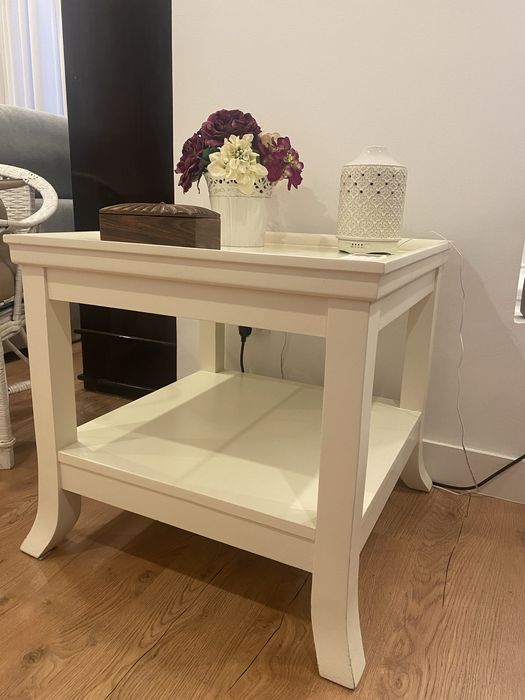 Mesa de centro em madeira maciça