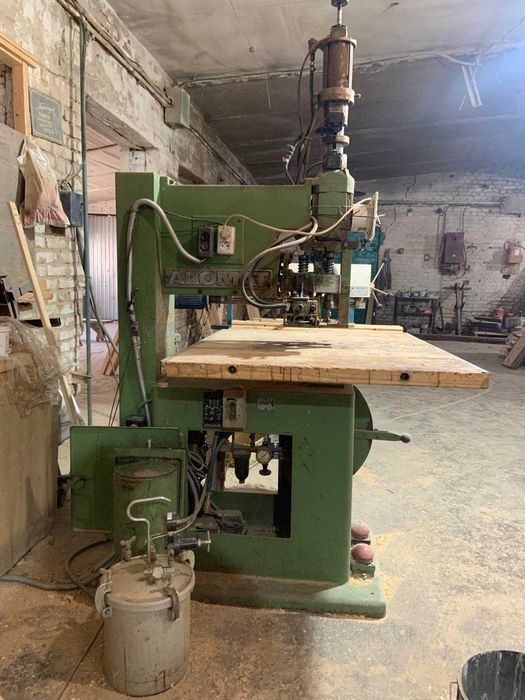 Аломат,сучкозадільний верстат