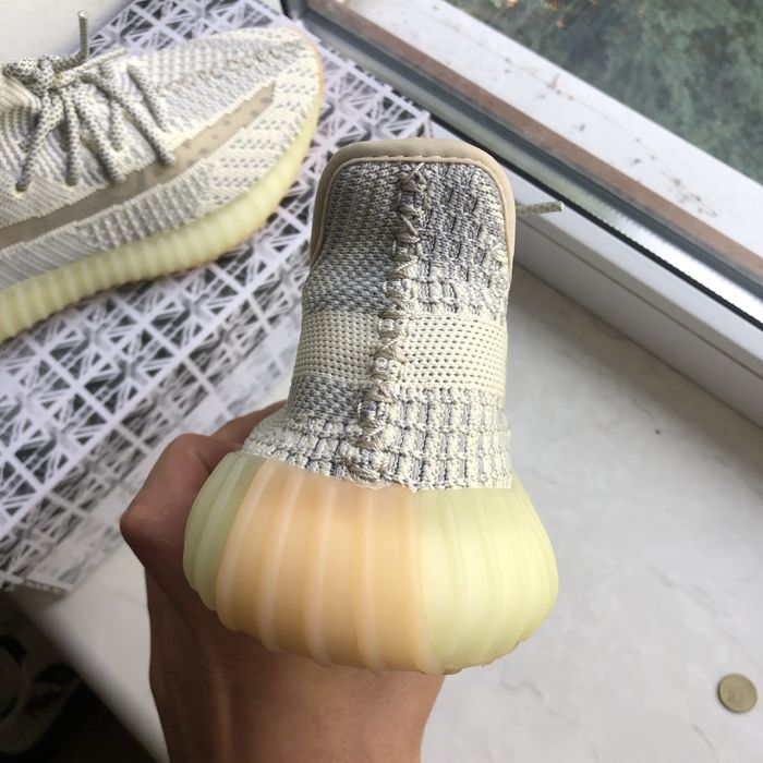Жіночі Кросівки Adidas Yeezy Boost 350 V2