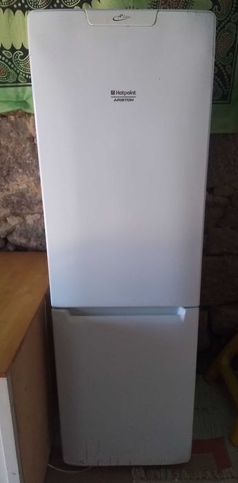 Frigorífico Combinado HOTPOINT Ariston A+