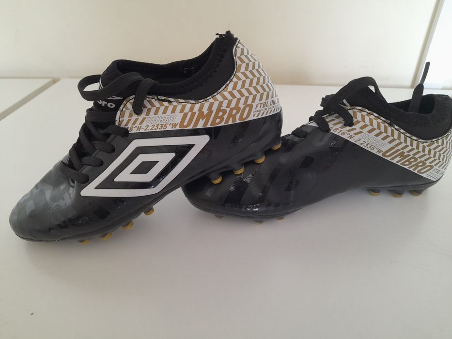 Buty sportowe korki