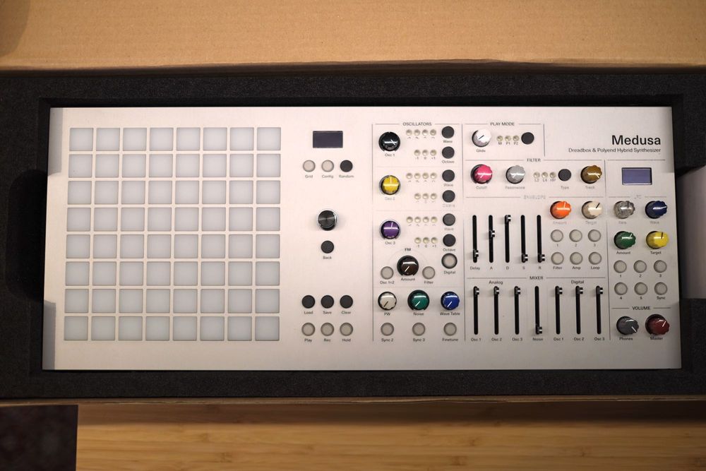 Polyend Dreadbox Medusa Hybrid Synthesizer - Silver