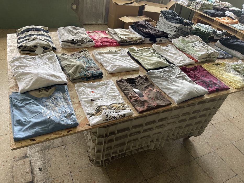Lote de peças de vestuario