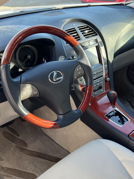 Продам Lexus Ideal