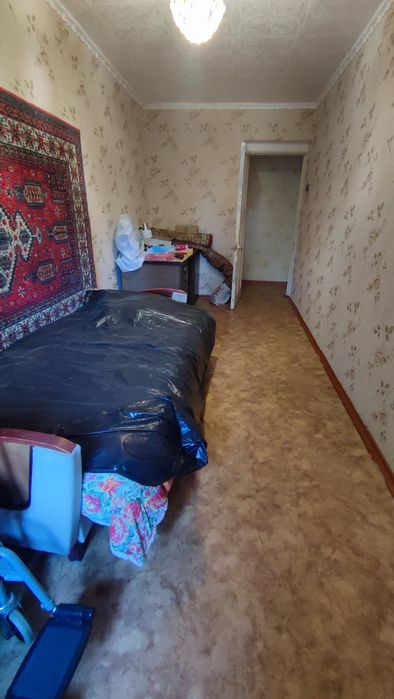 3-х комн. квартира СевГОК, остановка "Стадион" 3-й этаж, не угловая