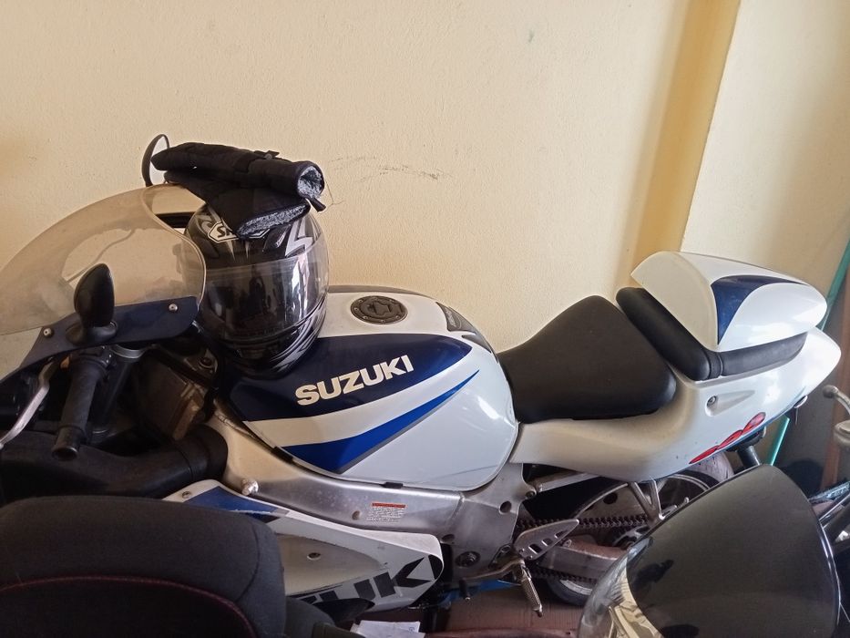 Suzuki GSXR 600 a gasolina