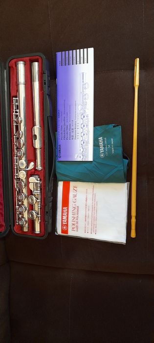 Flet poprzeczny Yamaha otwarte klapy